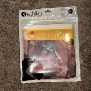ethika Men (M)
